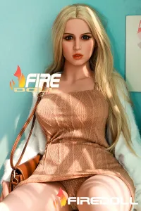 金髪ラブドール 長身 セックス ドール 通販 Susannah 163cm