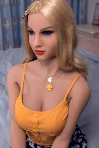 金髪ラブドール セクシー 熟女 ダッチワイフ Nia 145cm